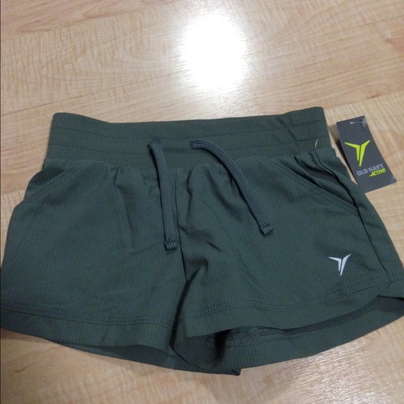 Active workout shorts