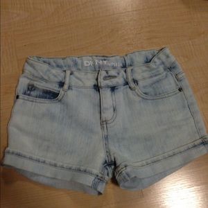 DKNY light wash shorts