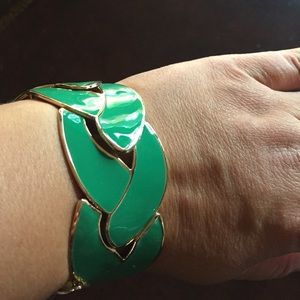 Green braided-effect bracelet