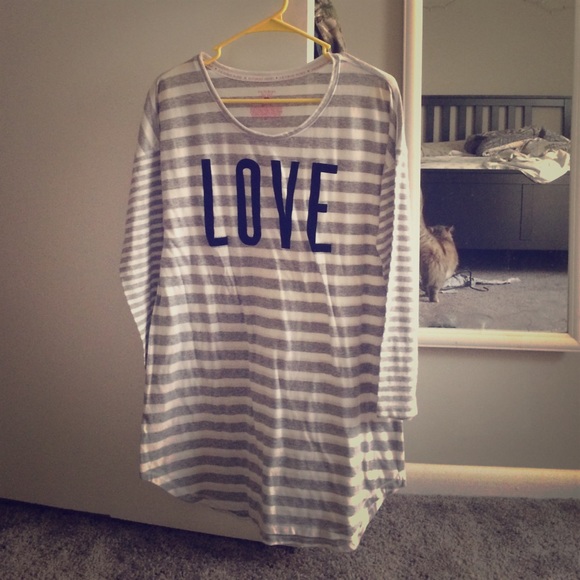 VS Pink night shirt