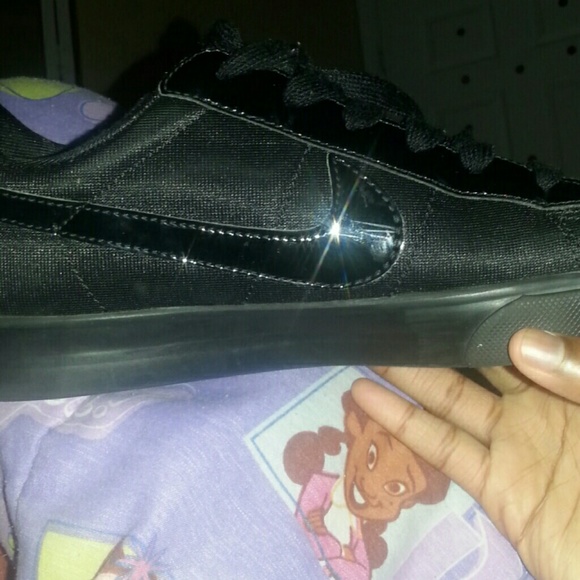 All black Nike's