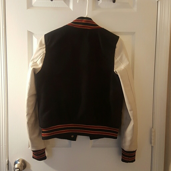 Sold - Picture 3 of 4