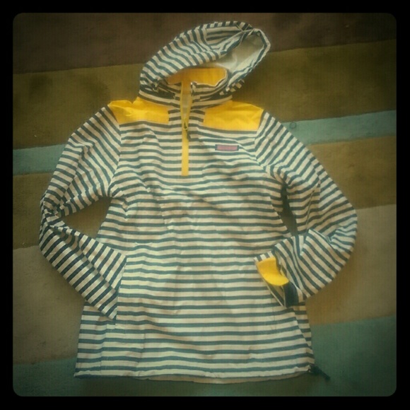 Vineyard Vines Rain coat pullover