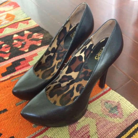 Carlos by Carlos Santana Black Leather Pumps
