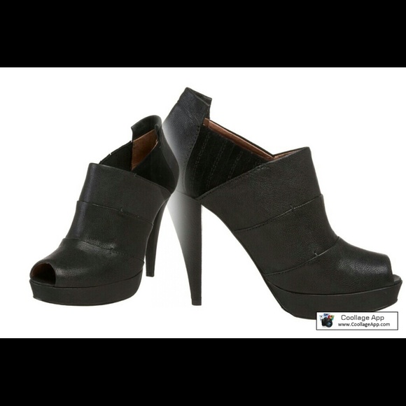 1/2 OFF! ☆☆ MODERN VINTAGE BOOTIES