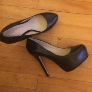 Black ALDO Platform Pumps
