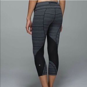Lulu lemon run crops-size 8!