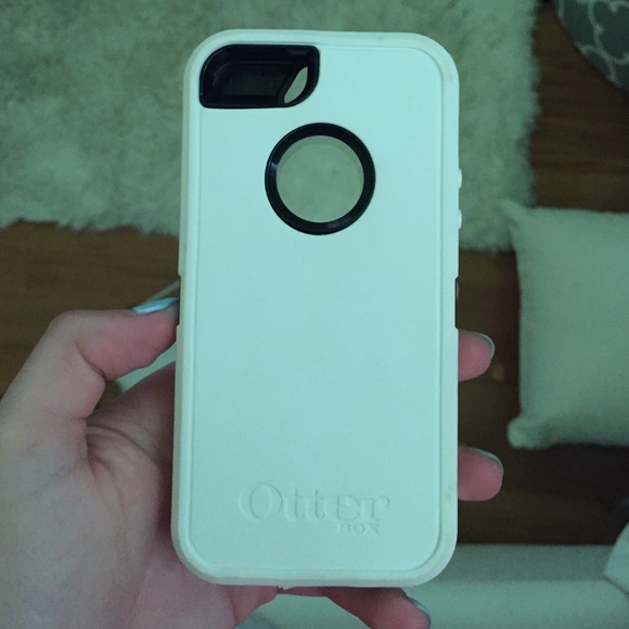 iPhone 5s OtterBox case - Picture 3 of 4