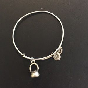 Reserved for @petiteboutique