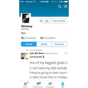 Follow me on Twitter! Get me to 100 pleasee❤️