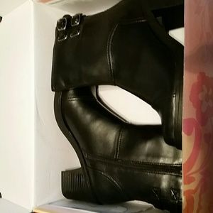 NWT Mudd "Beth" boots