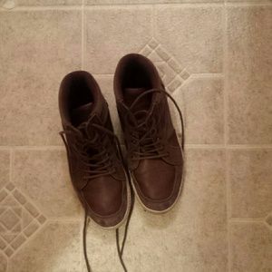 Kenneth Cole reaction in boys