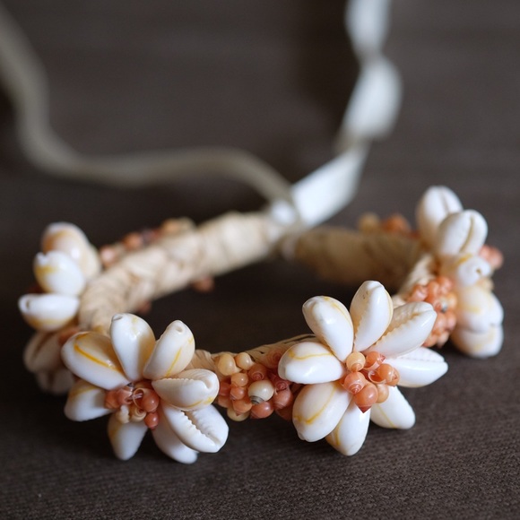 Shell flower bracelet