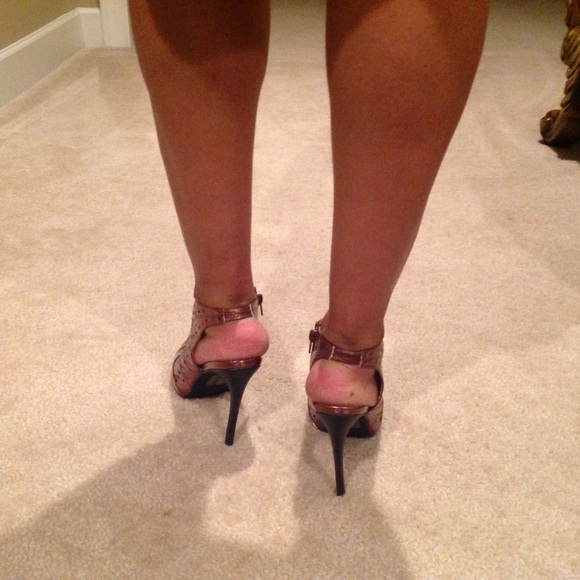4" Bronze Metallic heels - Picture 4 of 4