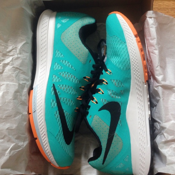 Nike Shoes - Nike Air Zoom Elite 7 Size 9