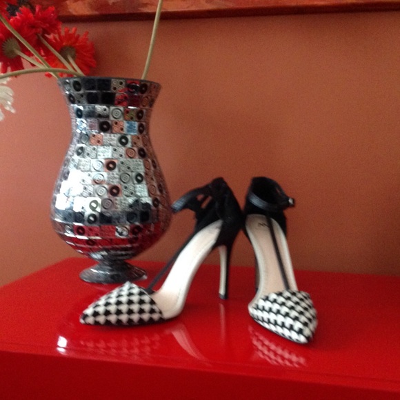 4" black and white heels