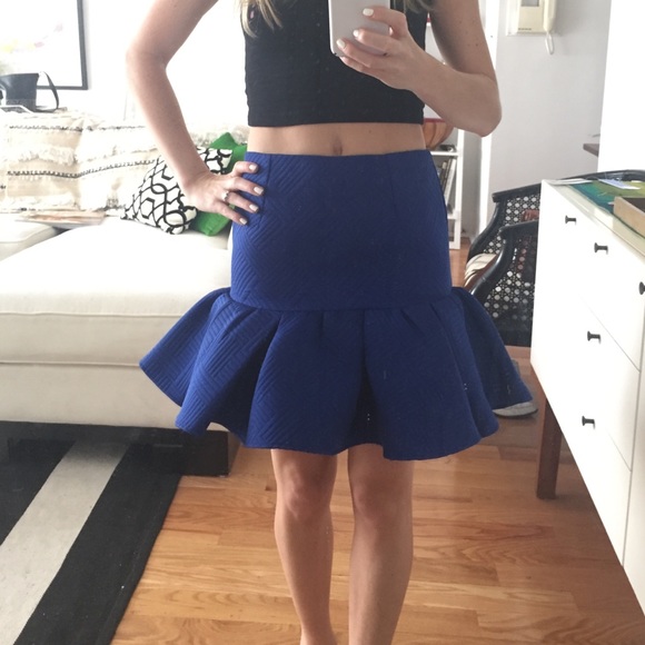 Textured ruffle flounce mini skirt