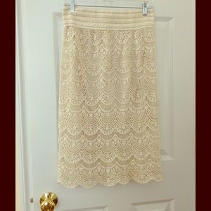 Lace cream skirt