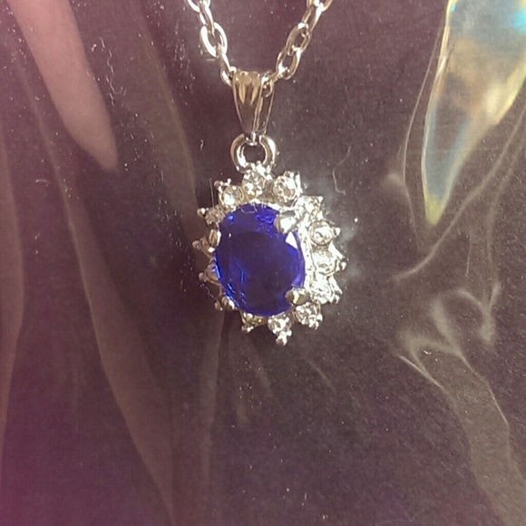 Jewelry - Princess cut necklace