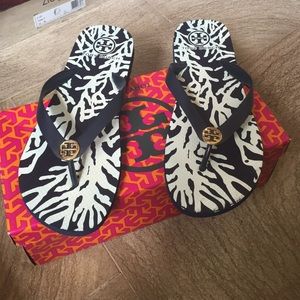 Tory burch navy flops authentic