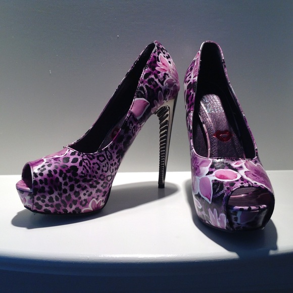 Beautiful peep toe heel - Picture 1 of 4