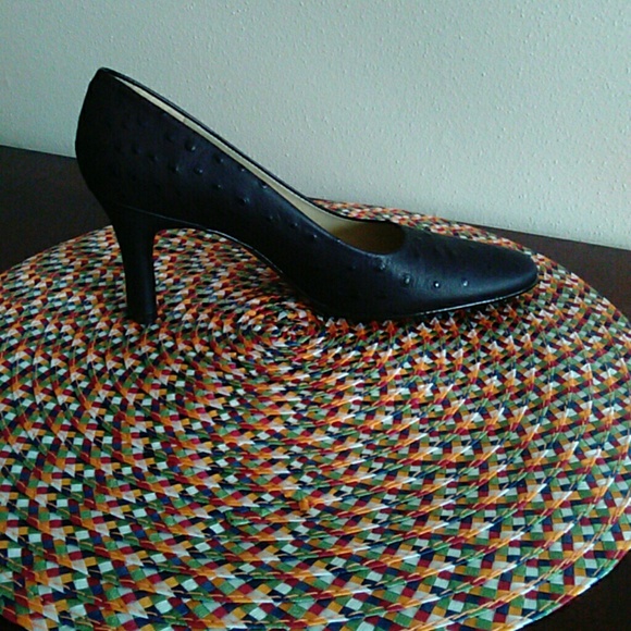 Etienne's Aigner