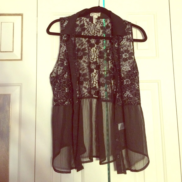 Kirra Button Lace Vest w/ Silver Lining