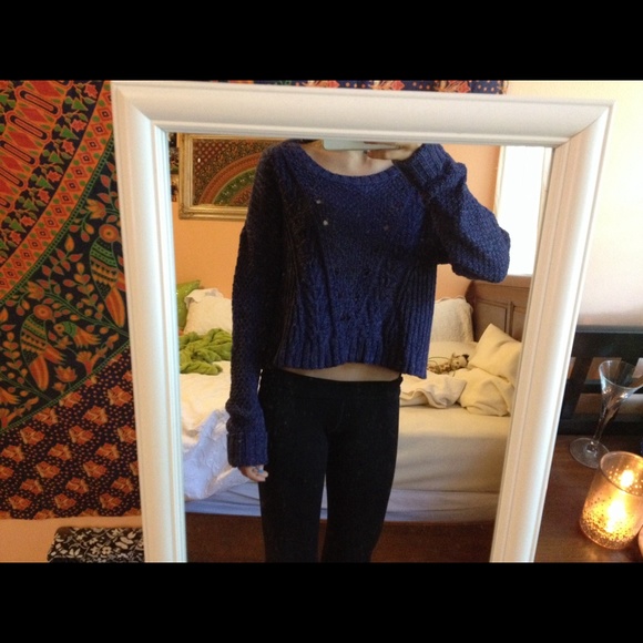 Dark blue/gray knit sweater