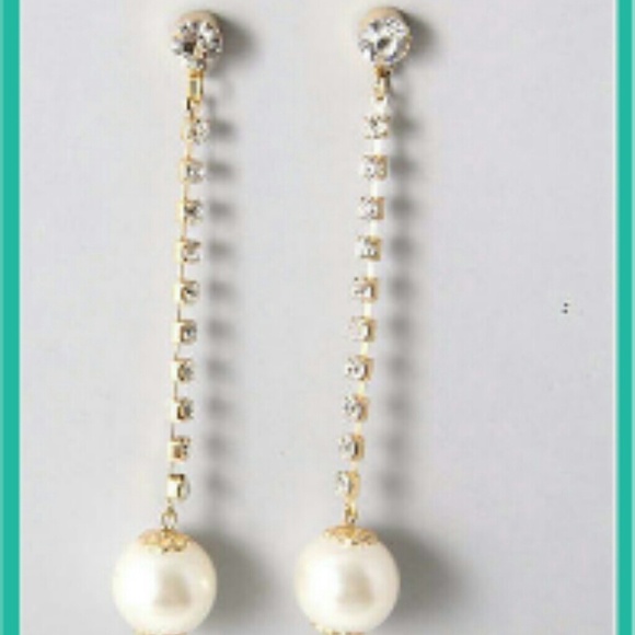 Pearl drop earrings