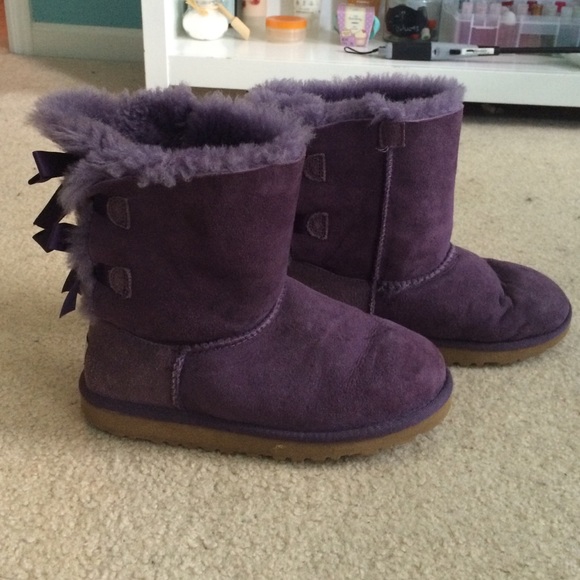 purple uggs with bows on the back purple uggs with bows on the back