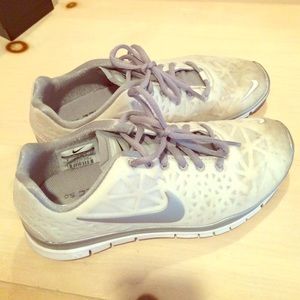 White Nike Free 5.0 sneakers