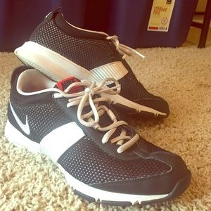 Nike zoom black sneakers