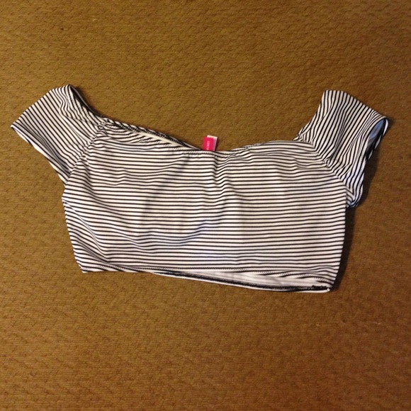 Victorias secret black white  midriff swim top - Picture 2 of 3