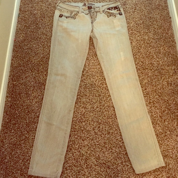 Sexy skinny jeans Miss Me or Rock Revival  SOLD‼️