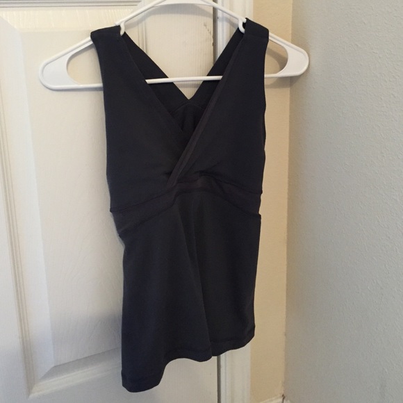 Lululemon dark grey top