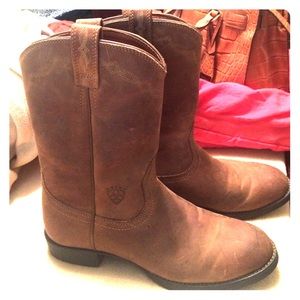 Ariat- cowboy boots, only worn ONCE