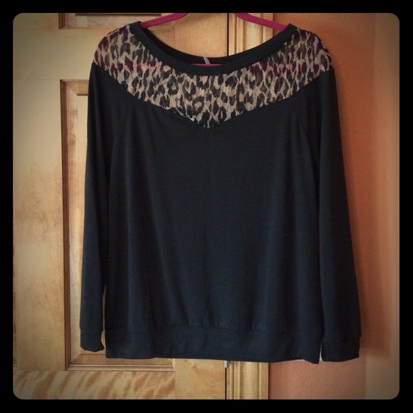 Black Leopard Top