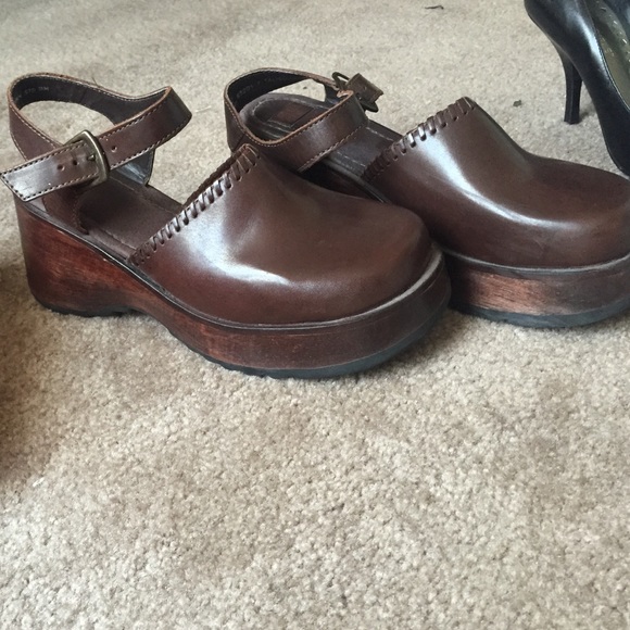 Brown platform shoes - Picture 2 of 2