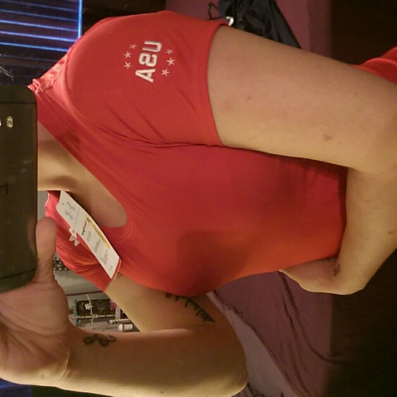 Women's Under Armour Shirt