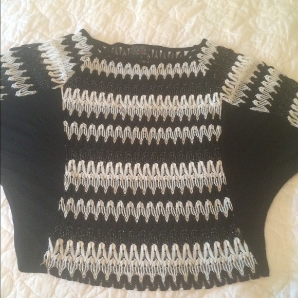 Open crochet front - Picture 2 of 3