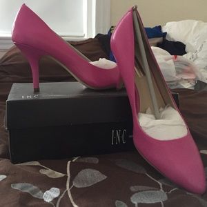 Pink pumps