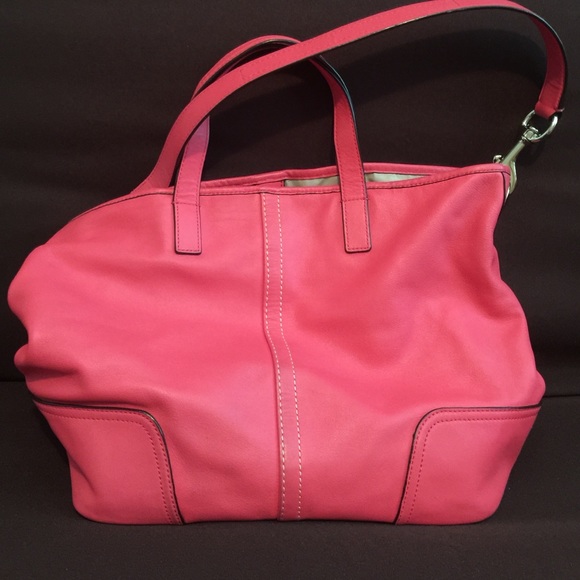 Coach leather handbag-Authentic