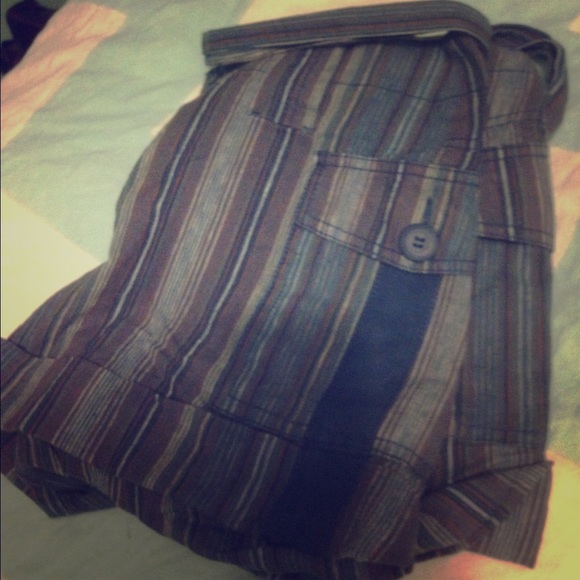 Light weight linen striped shorts