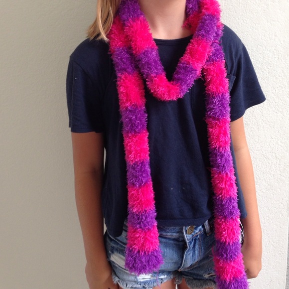 Scarf - Picture 1 of 2