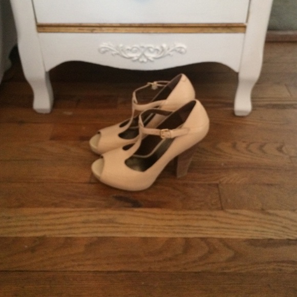 BCBGirls Shoes - BCBGirls Nude Leather Wooden Heels
