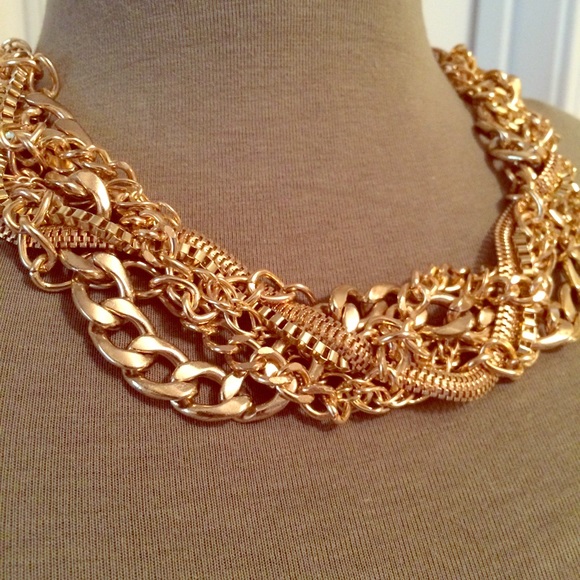 Stunning woven chain choker necklace.