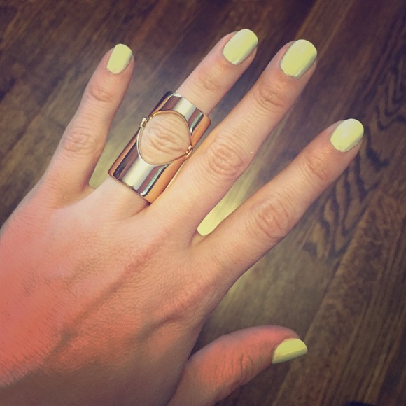 ▪️NWOT Hinged Ring
