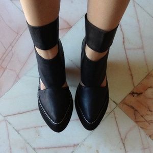 🍀SOLD🍀Extra pictures of Jeffrey Campbell boot