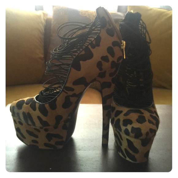 London Trash Ceres Pony Hair pumps