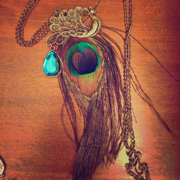 Peacock feather &charm necklace w/extra long chain